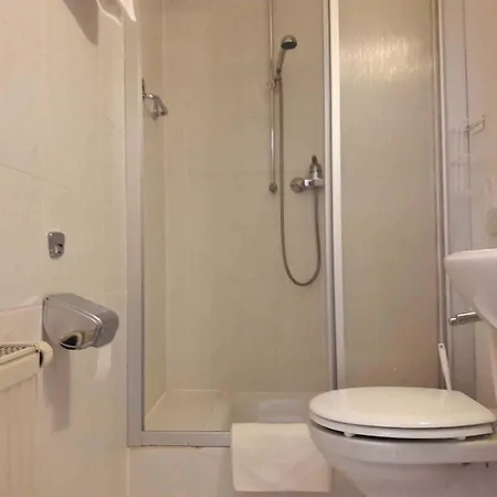 Hotel Zur Krone 2*