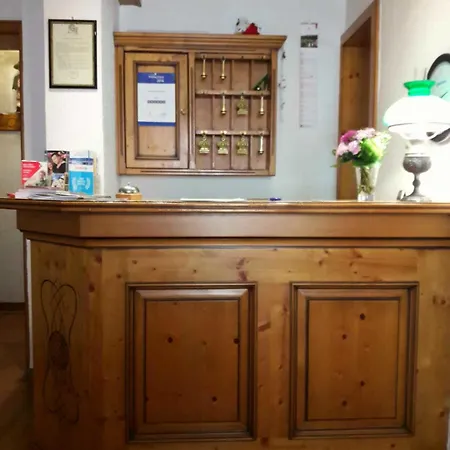 Zur Krone Hotel