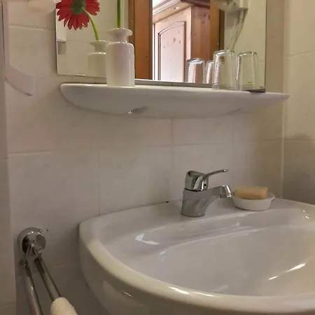 Hotel Zur Krone 2*
