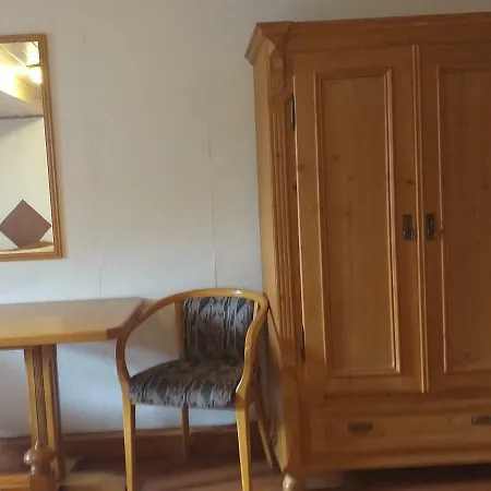 Hotel Zur Krone 2*